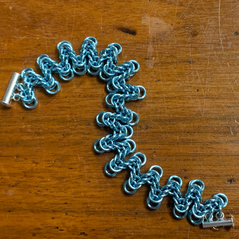 Alternating Byzantine Weave bracelet.